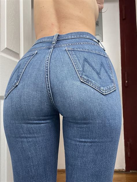 DM me on OnlyFans if you want a video of me in these jeans 😇 : r/GirlsInJeans