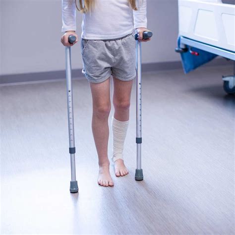 How to use crutches correctly – Auckland Childrens Physio