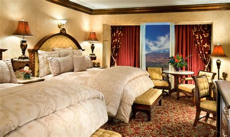 Tuscany Double King Suite | Peppermill Resort Hotel, Reno