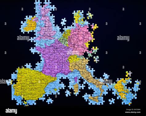MAP OF EUROPE MADE WITH JIGSAW PUZZLE PIECES Stock Photo - Alamy