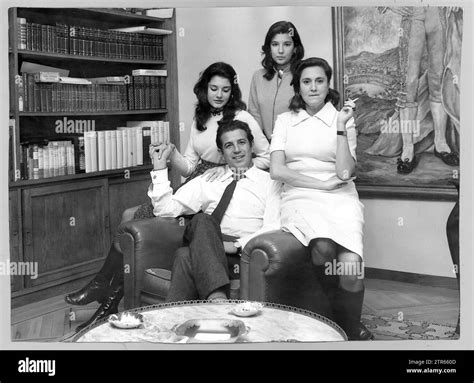 03/31/1973. The bullfighter Antonio Ordóñez with his wife and daughters ...