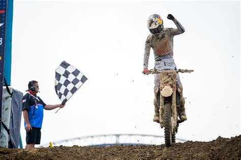 The Lawrence Brothers' Race Management Skills - Racer X