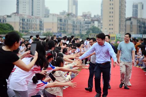 向青春喝彩，为高考壮行 | 宜春中学举行2021届高三壮行仪式 - 江西省宜春中学