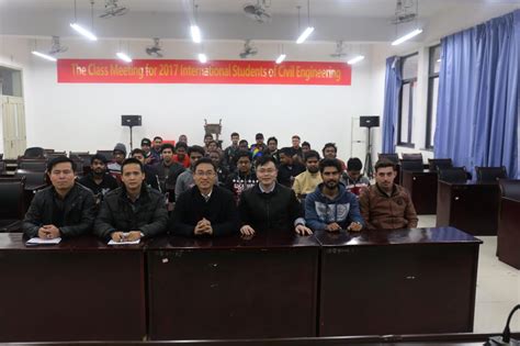 建筑工程学院举行首次留学生班会 -重科学工网－重庆科技学院学生工作部