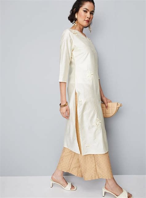 Buy Women Embroidered V-Neck Straight Kurta Online at just Rs. 999.0 ...