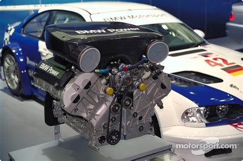 The ALMS BMW M3 GTR V8 engine at North American International Auto Show ...
