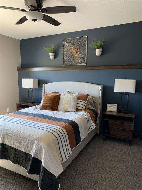 bedroom ideas with navy accent wall