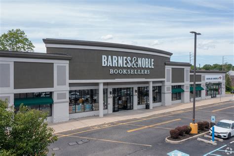 828-888 Sunrise Hwy, Bay Shore, NY 11706 - Gardiner Manor Mall | LoopNet