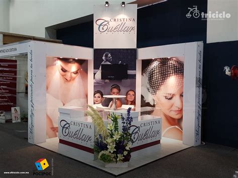 TRICICLO Display: Customer Reviews, Stands and Services