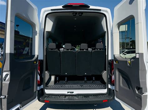 12 Passenger Van for Sale 的图像结果