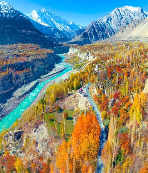 The beautiful Hunza Valley Mountain range in the Gilgit-Baltistan ...