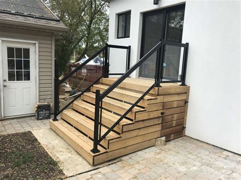 Aluminum Deck Railings, Glass Deck Railing Systems - WATERLOO RAILINGS