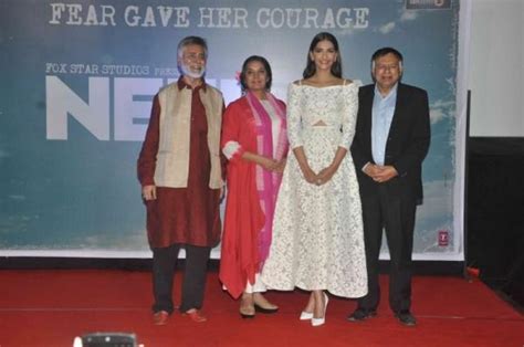 Sonam Kapoor at 'Neerja' trailer launch - Photos,Images,Gallery - 35567