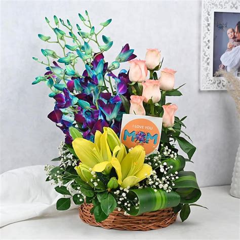 FlowerAura Fresh Flower Bouquet Gift 6 Pink Roses, 1 Lily & 6 Blue ...