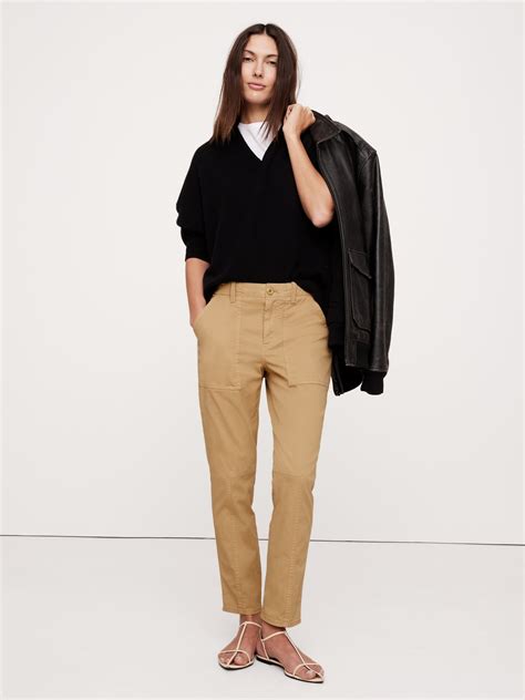 Mid-Rise Slim Cargo Pant | Banana Republic