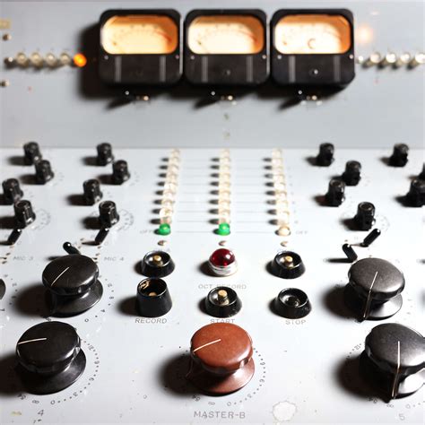 Beloved ABBA 'Icon' Dies at 80 - Men's Journal