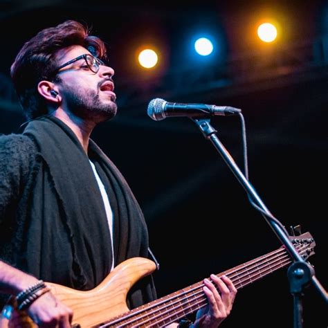 Online Bass guitar Classes From ₹499/hr - Join Now!