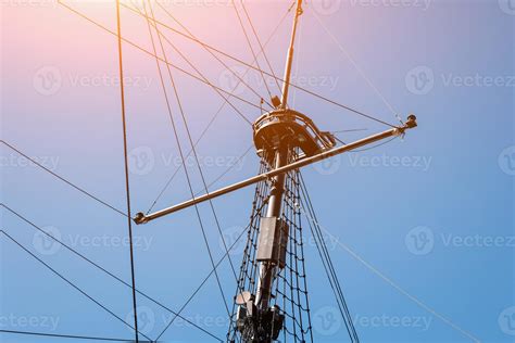 mast of ship in harbor. 22259449 Stock Photo at Vecteezy