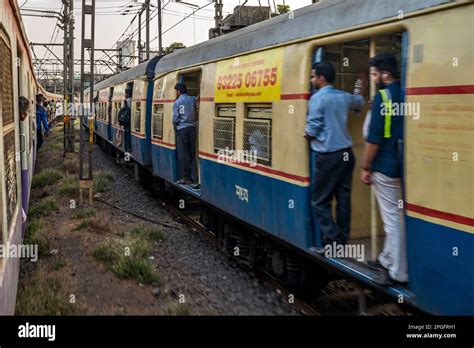 Local Train India 的图像结果
