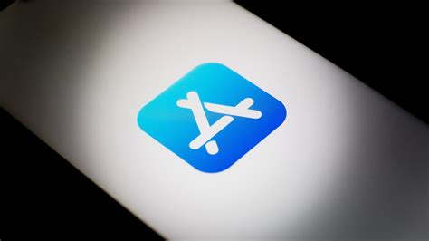 Apple to Allow iOS App Downloads From Third-Party Websites (With ...