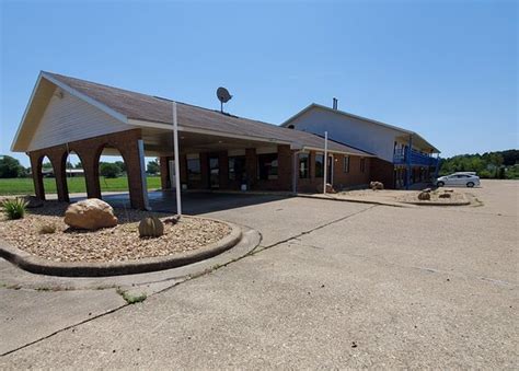 CACTUS INN AND SUITES (Mountain Grove) - 2026 Motel Reviews, Photos ...