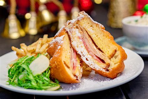 45 Best Foods at Disneyland Right Now