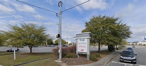 Mall shooting in Savannah, Georgia leaves 3 injured: Police - ABC News