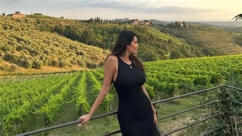 ‘They wanted me to sleep with them’: Esha Gupta reveals shocking ...