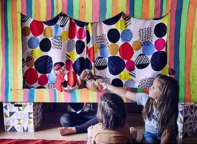 Home visit: make a puppet theatre from an old box - IKEA