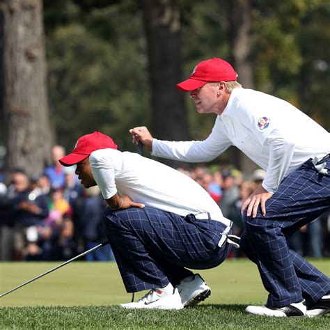 Tiger Woods Putting Stance