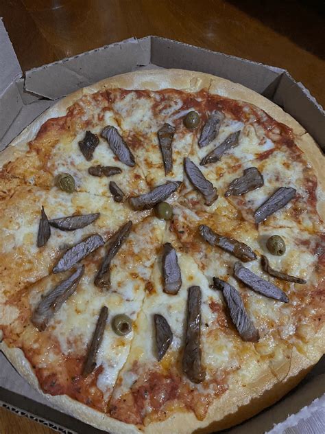 Domino's veggie pizza, now with undead vegetables. : r/PizzaCrimes