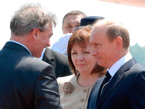 Vladimir Putin wife: Lyudmila Putina Net worth, Daughters, Age, New ...