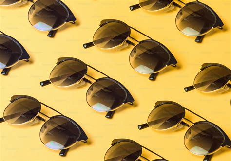 Sunglasses in Spanish: Essential Words & Regionalisms | Sunglass Hub