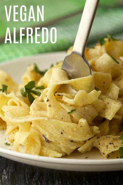 Cheesy Garlic Vegan Alfredo (30 Minutes) - Loving It Vegan