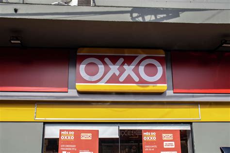 Oxxo stores are coming to Texas — and DK signs are coming down
