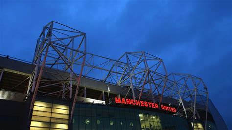 Man United review finds 350% increase in social media abuse directed at ...