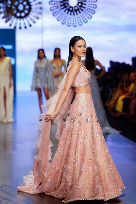 Lehengas – NACHIKET BARVE
