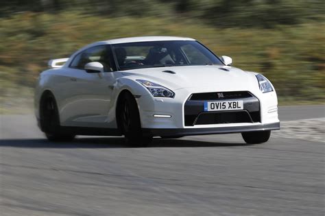 Nissan GT-R Track Edition engineered by Nismo (2016) review