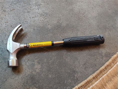 Buildskill Curved Claw Hammer with Steel Shaft | Mansory, Woodwork ...