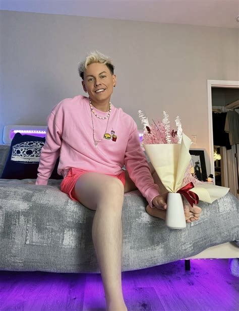 Drew Ryan Scott's feet