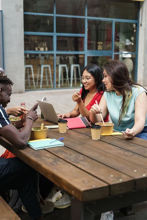 Ucla Dining Menu Hours