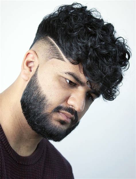 20+ Selected Haircuts for Guys With Round Faces