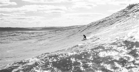 Justine Dupont: Surfing images