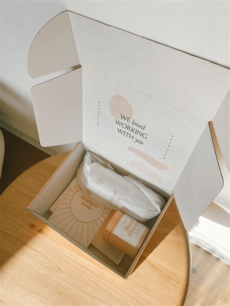 Boho Style Packaging Design 的图像结果