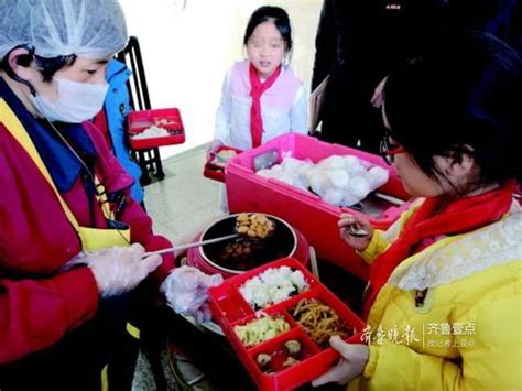 让学生从“吃饱”到“吃好” 济南实现有午间配餐需求的中小学100%全覆盖_新浪山东_新浪网