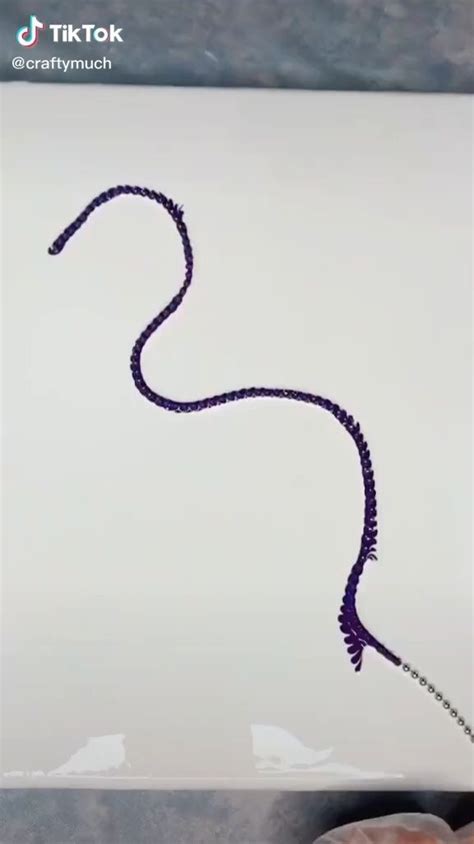 Pouring Paint Using String 的图像结果