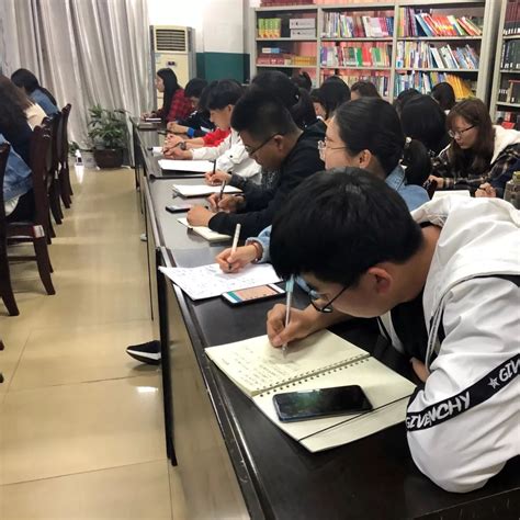 外国语学院召开第六周学生干部例会-菏泽学院外国语学院