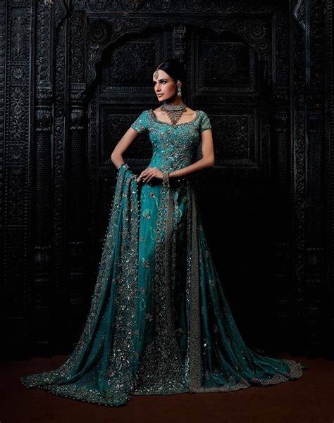 Paisley Curtain: Bridal dresses to marry for!