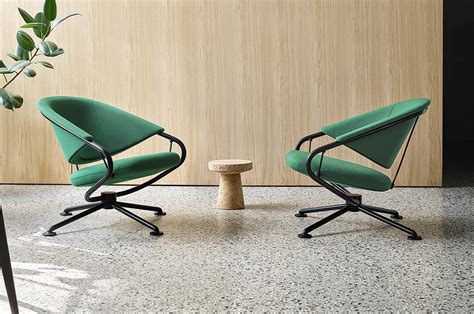 Marc Sadler设计：Kara休闲椅 - 设计之家