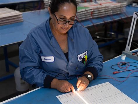 Testing LEDs 的图像结果